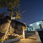 Valley Nest For 6-12 Pax