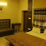 Hotel Hilltop