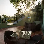 Hotel Manek Manor