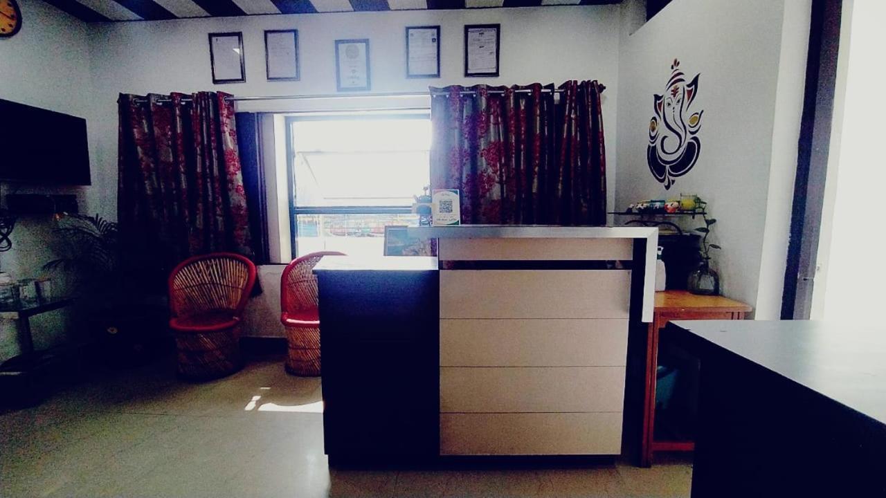 Hotel Raj Darbar *