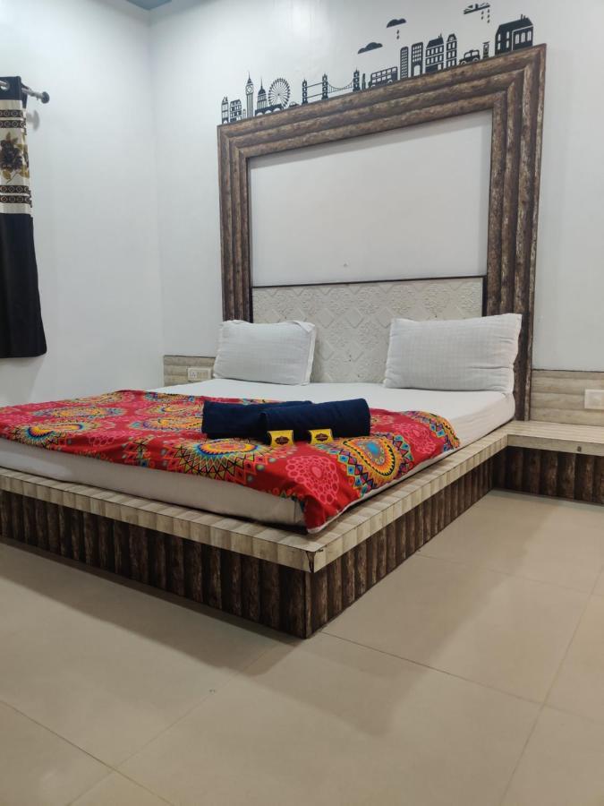 Hotel Raj Darbar *