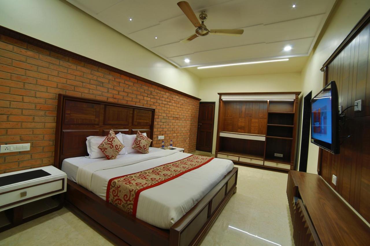 Mid Town Inn 3*