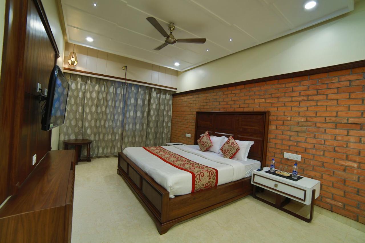 Mid Town Inn 3*