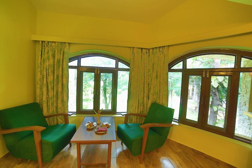 Hotel Cama Rajputana Club 4*