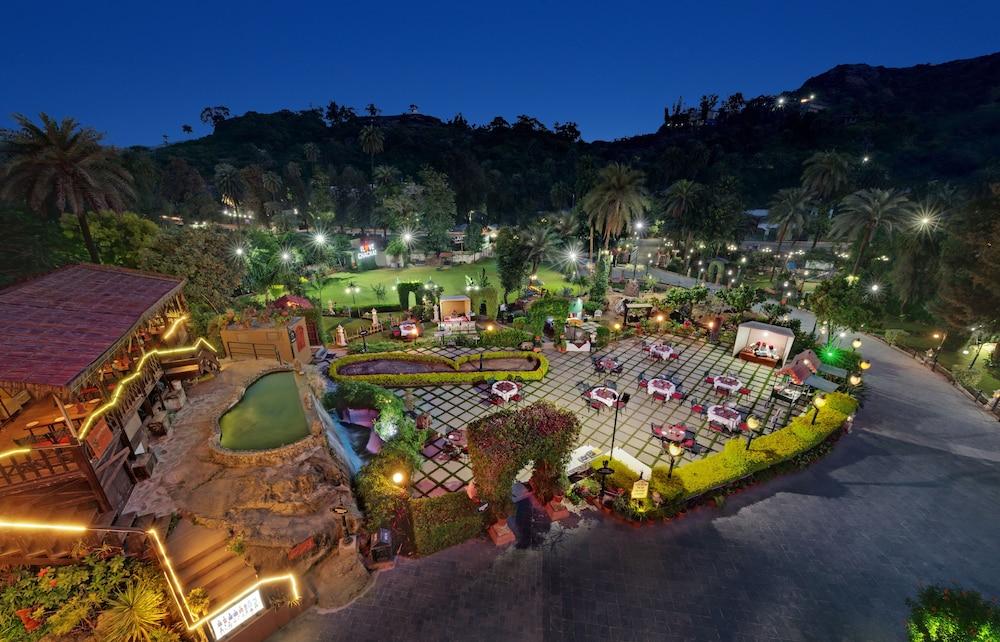 Chacha Hotel 4*