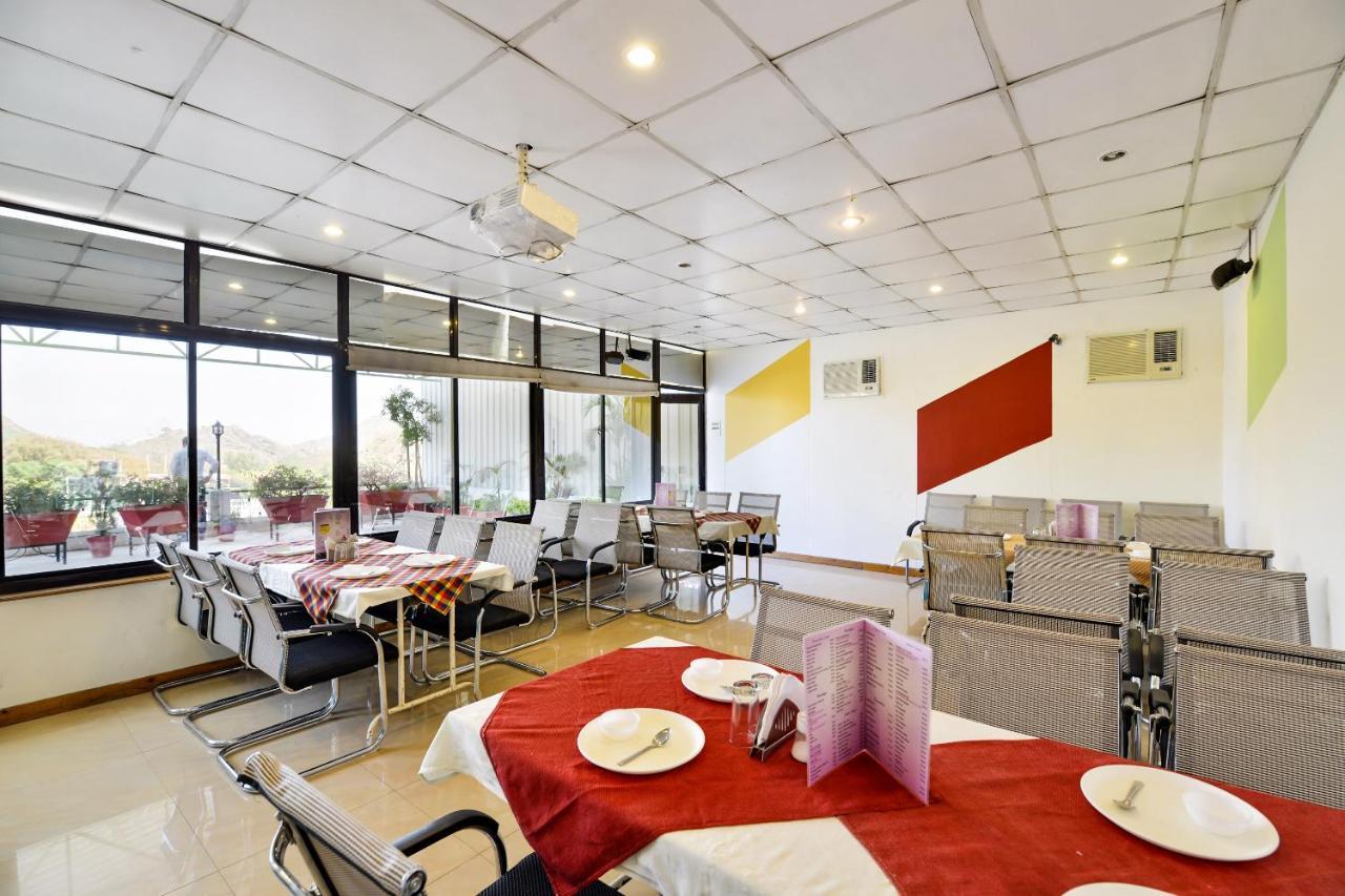 Oyo 13552 Aradhana Hotel
