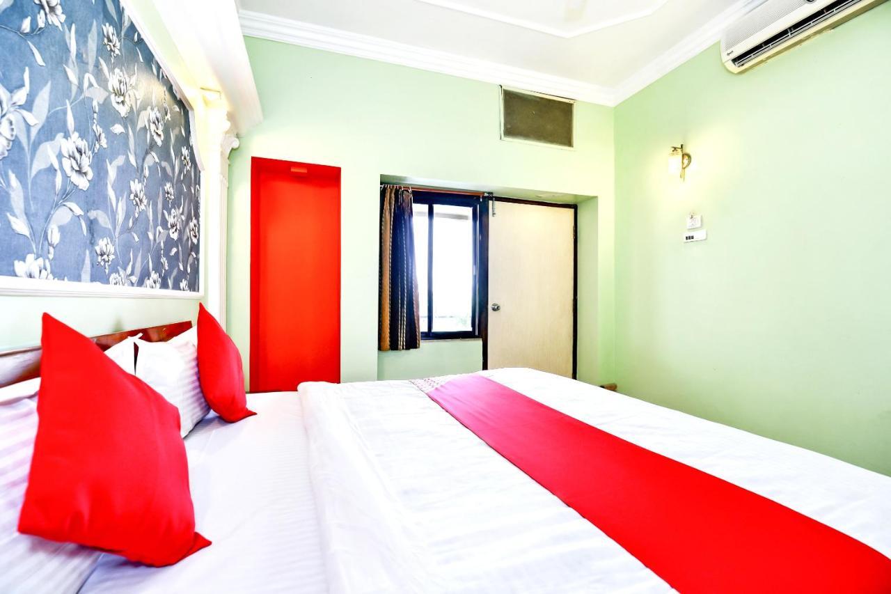 Oyo 13552 Aradhana Hotel 3*