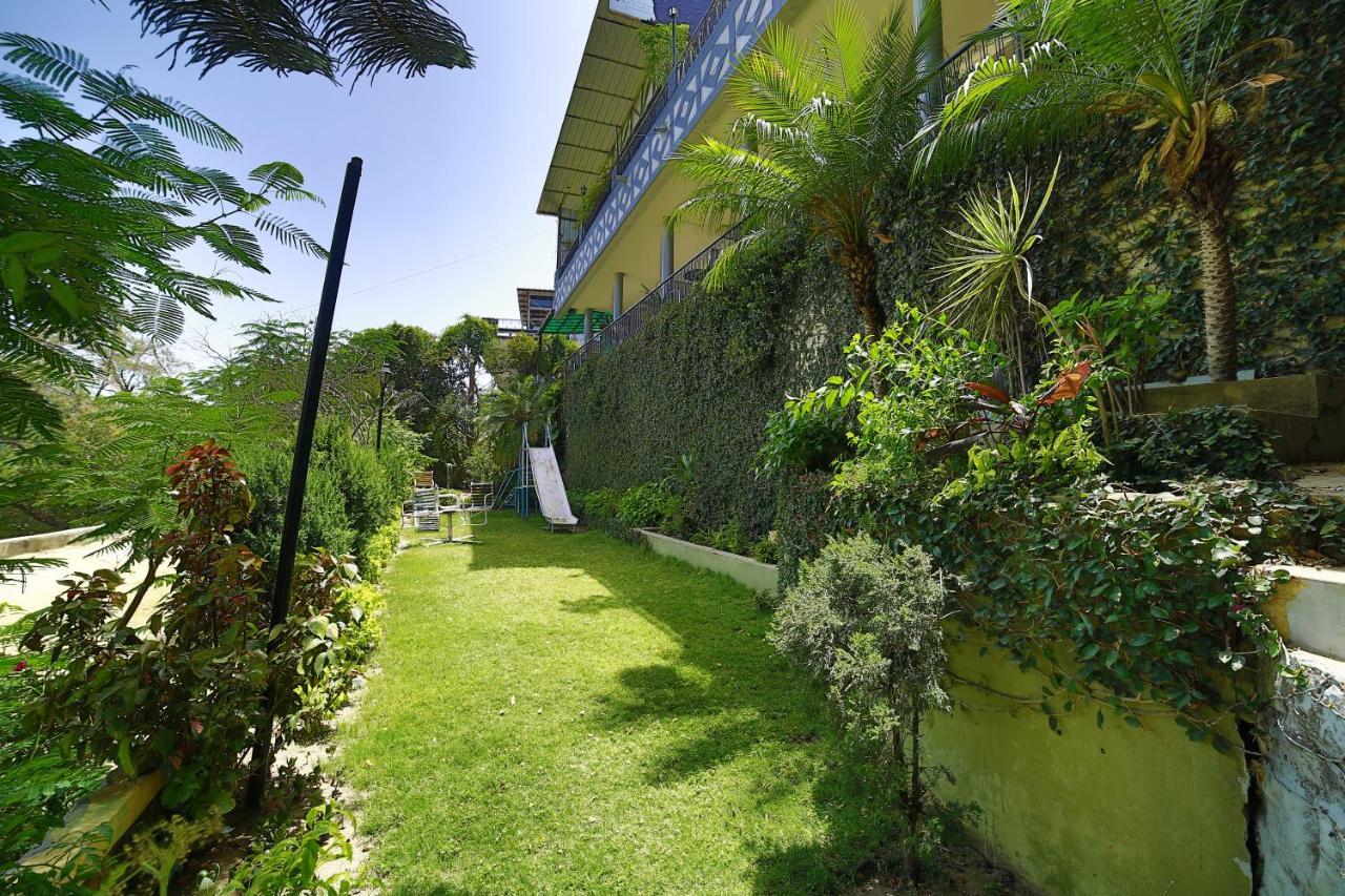 Hotel Aradhana 3*
