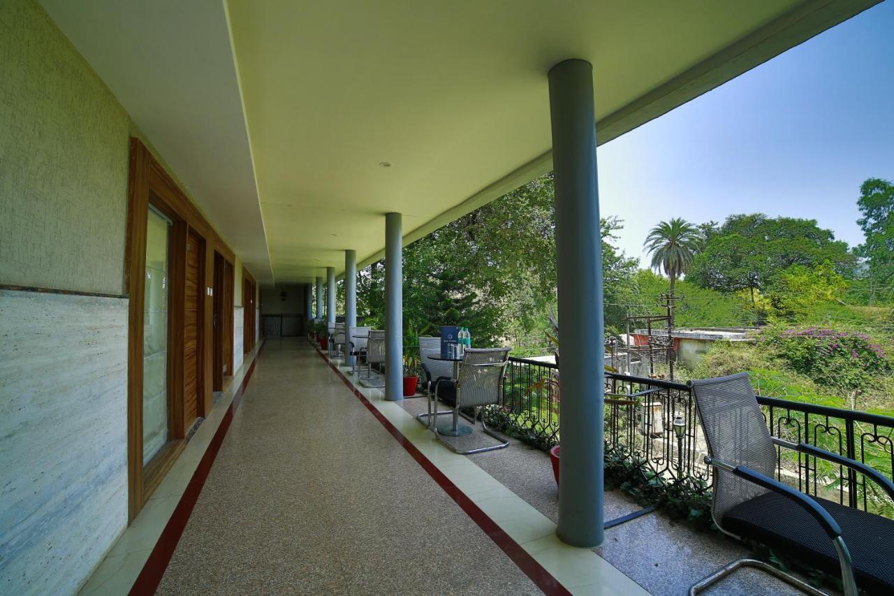 Hotel Aradhana 3*