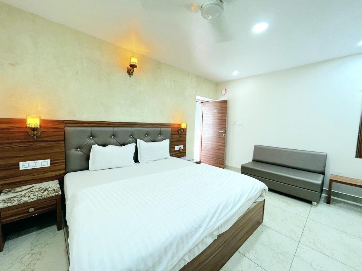 Aradhana 3*
