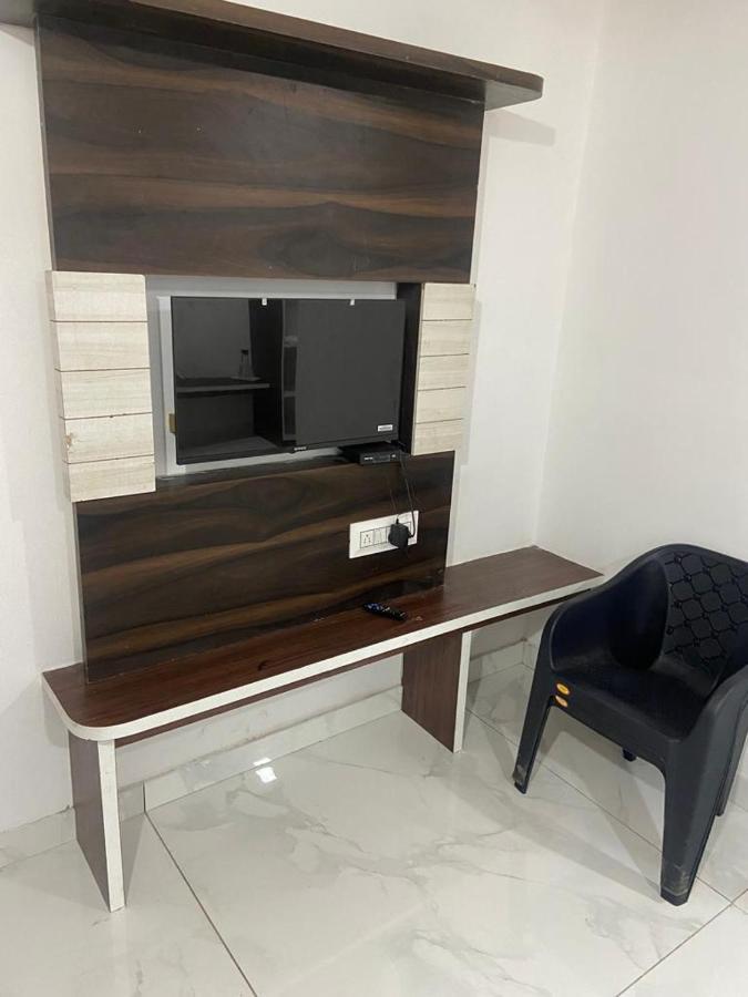 Rn Bhagwati Group Hotel *