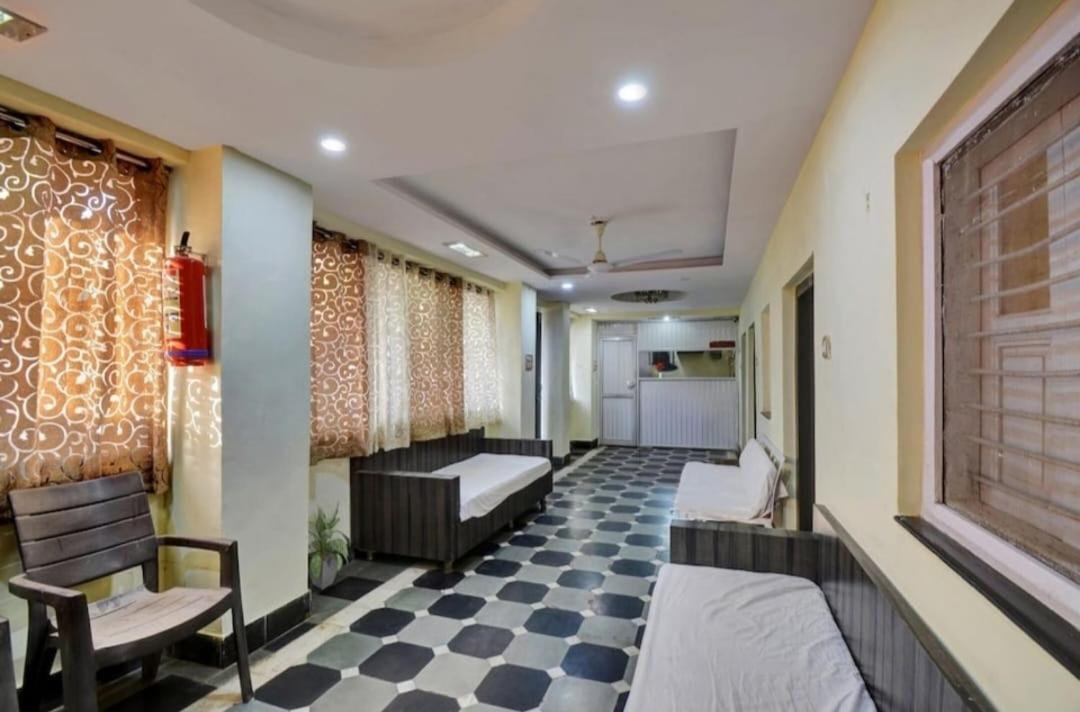 The Spring Valley Hotel *