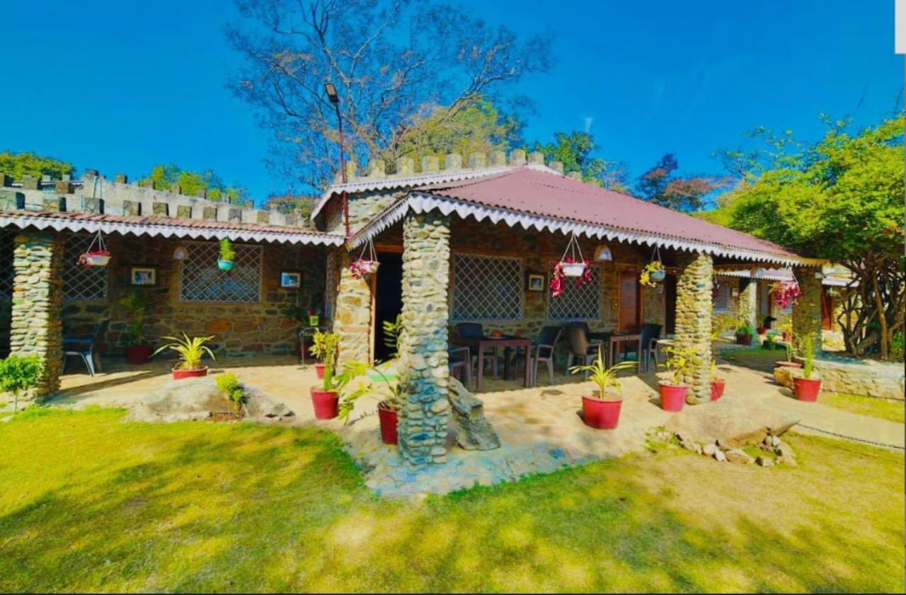 Hotel Castlle Rock, Mount Abu