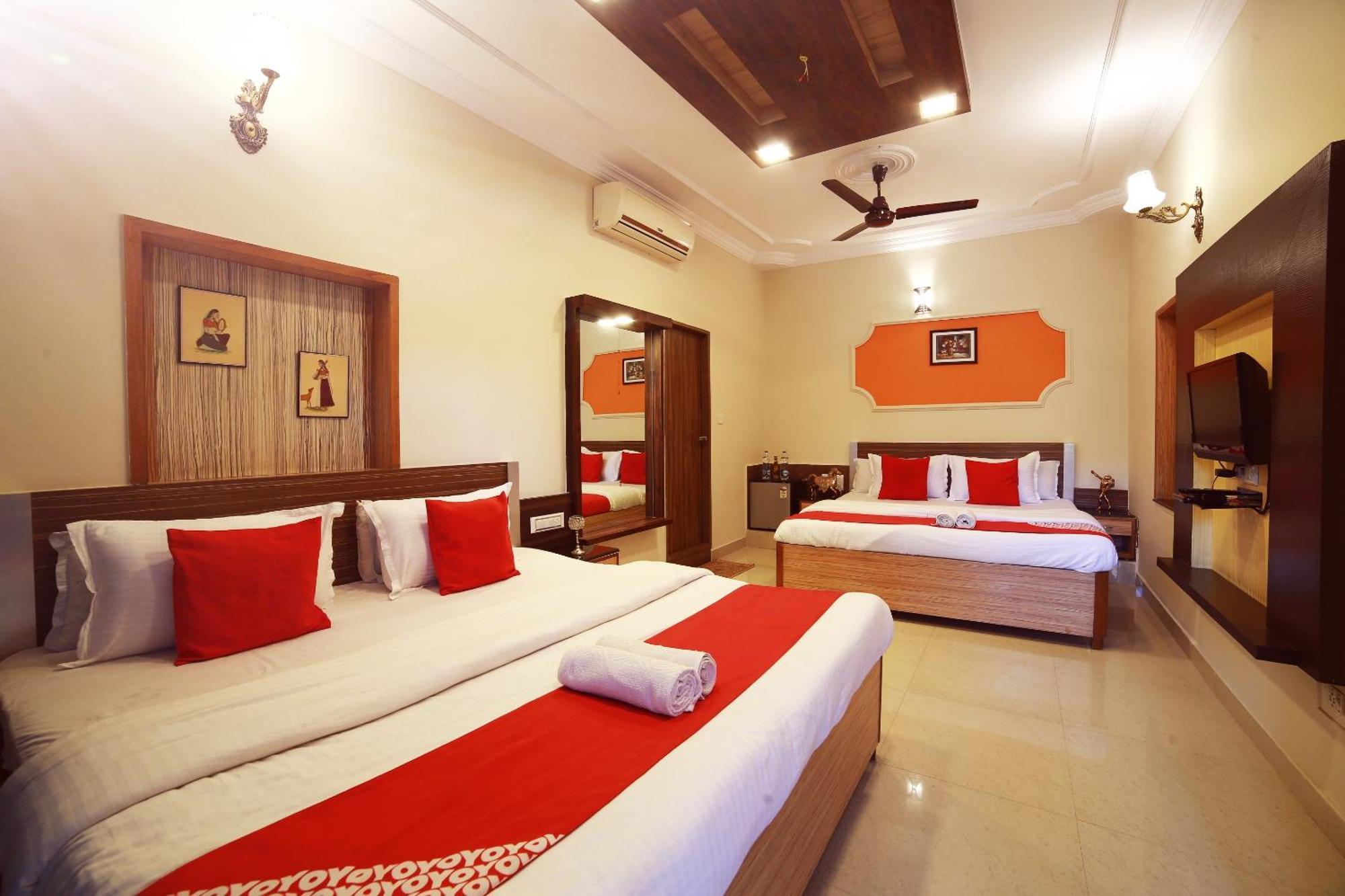 Hotel Eminence - Palm Residency