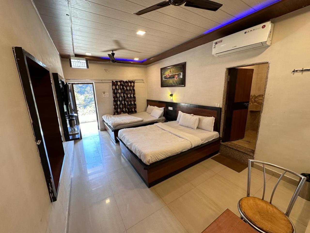 Hotel Golden Veena- Mount Abu- 1 Km From Nakki