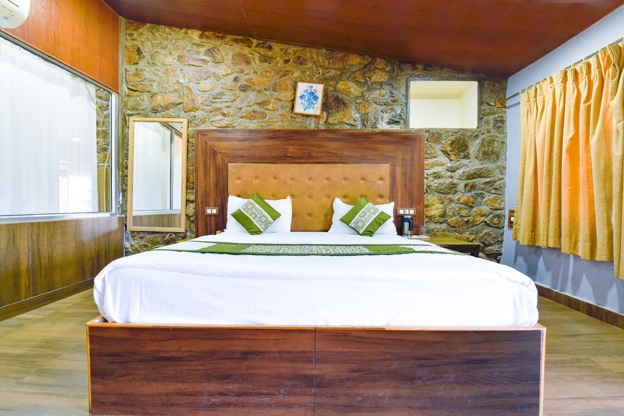 Castlle Rock, Hotel 3*
