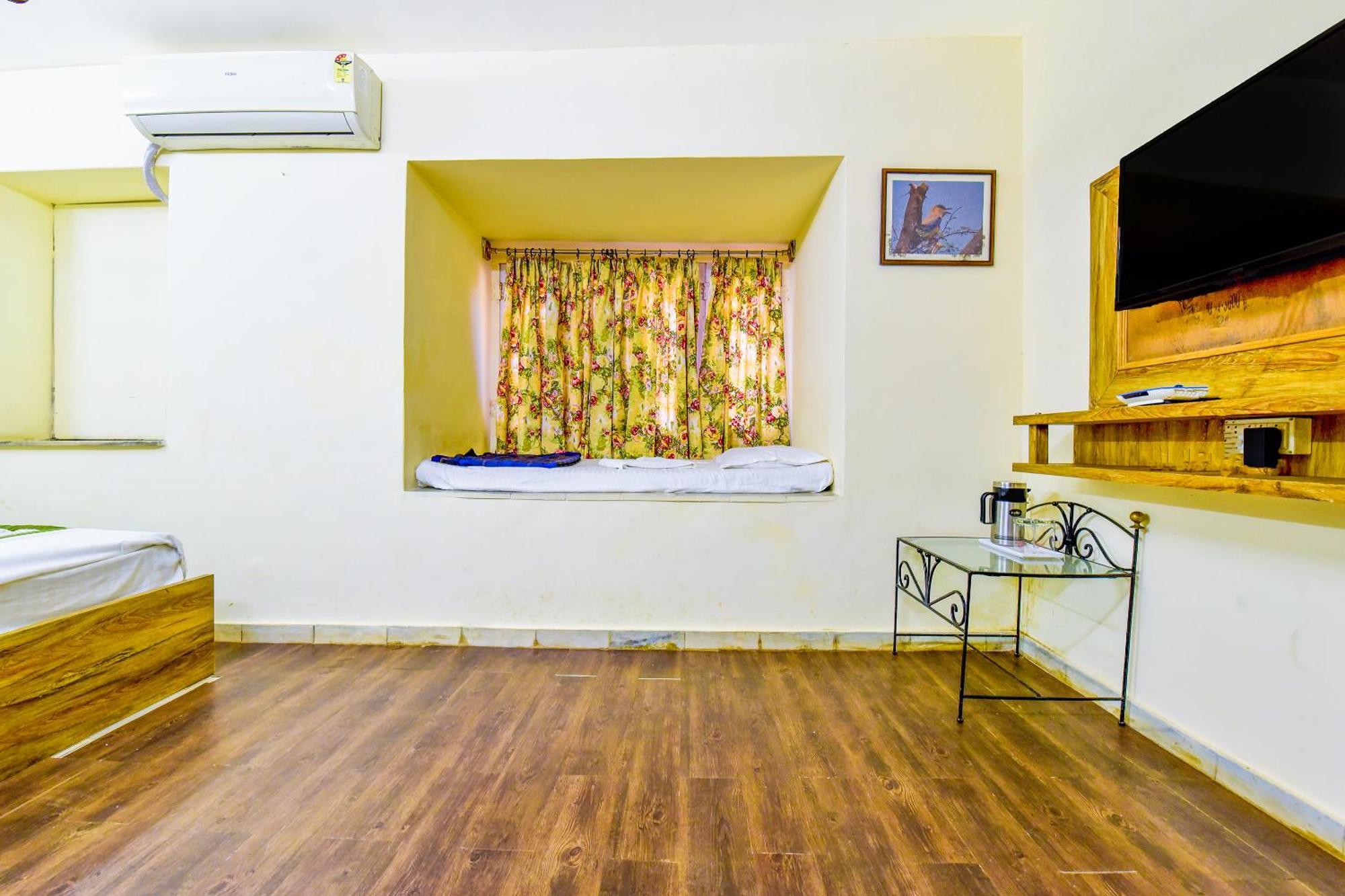 Castlle Rock, Hotel Mount Abu