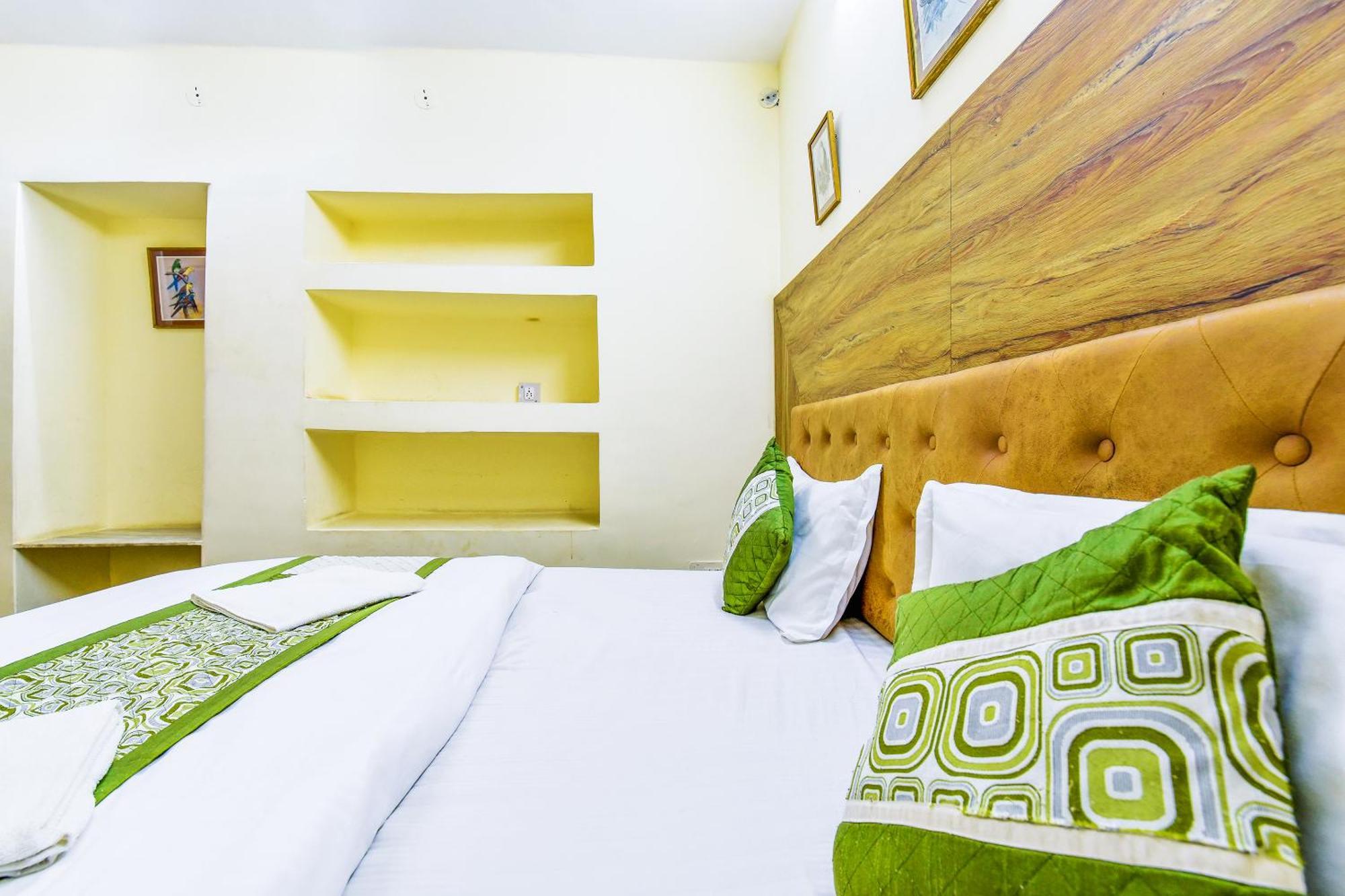 Castlle Rock, Hotel