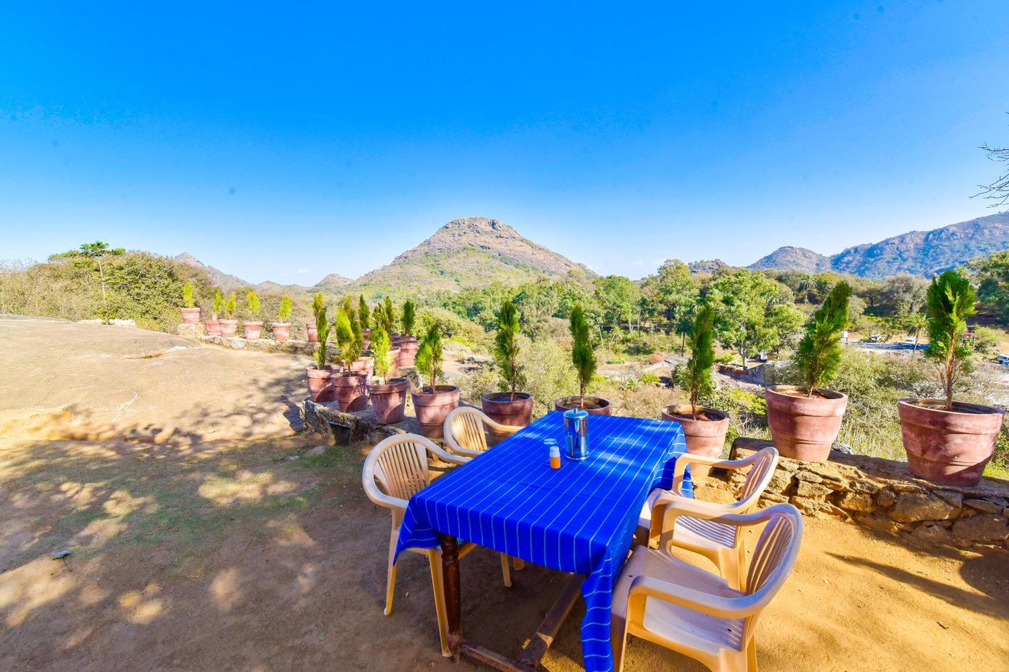 Castlle Rock, Hotel Mount Abu