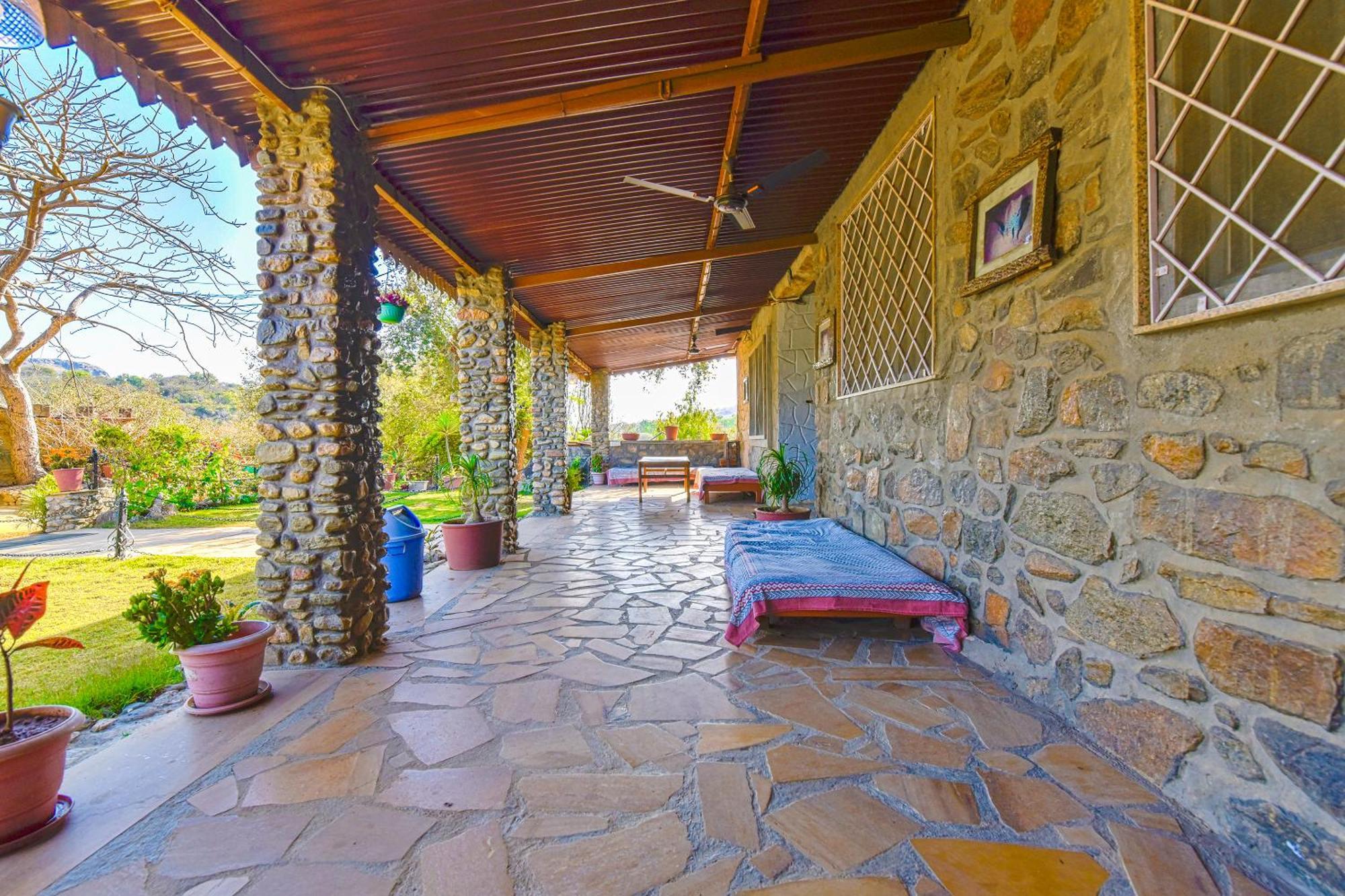 Hotel Castlle Rock, 3*