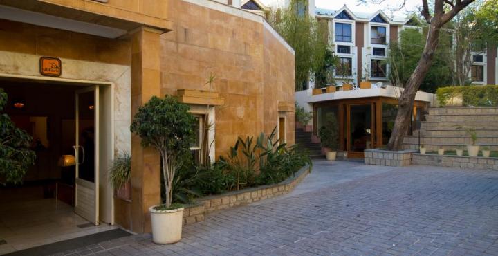 Hilltone Hotel 3*