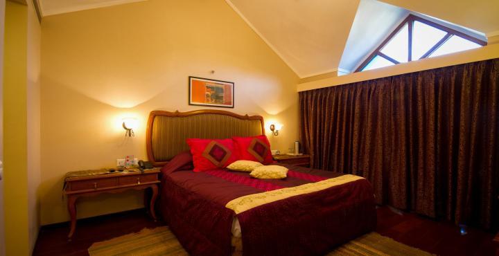 Hilltone Hotel