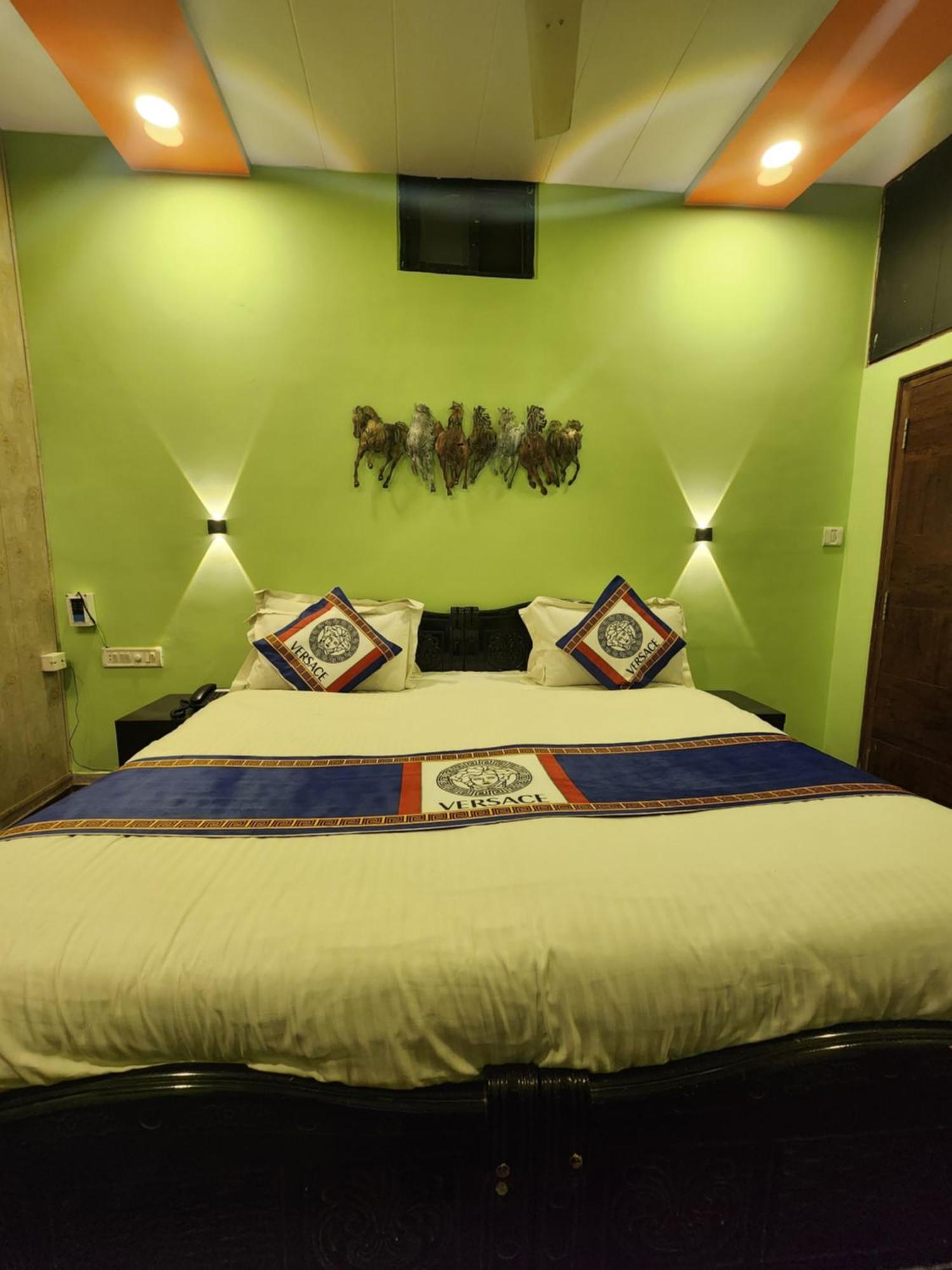 Shaleen Elegance Nakki 400 Meters Mount Abu