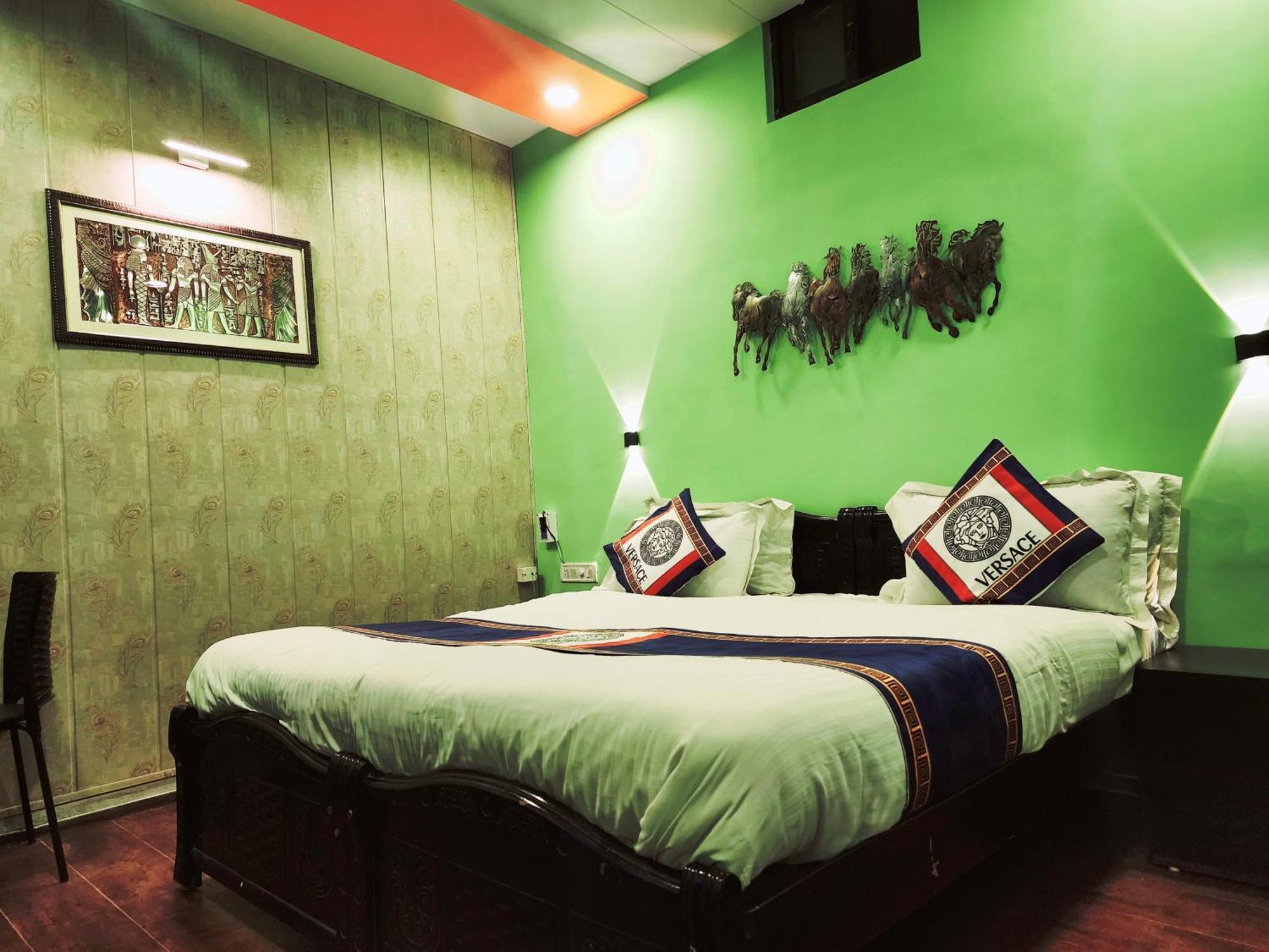 Shaleen Elegance Nakki 400 Meters Guest house