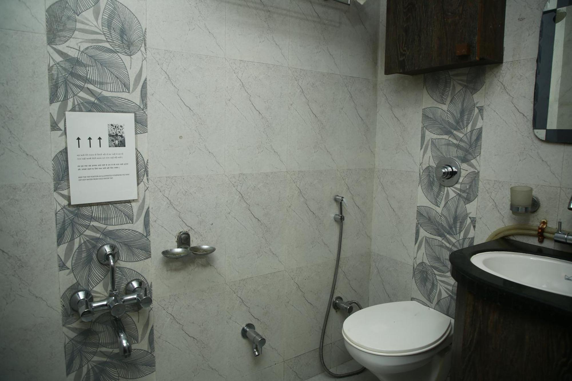 Guest house Shaleen Elegance Nakki 400 Meters
