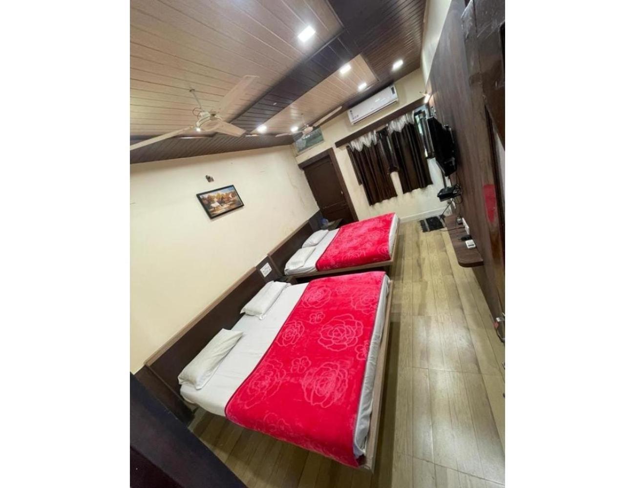 Radhika Palace, Mount Abu, Rajasthan Homestay *