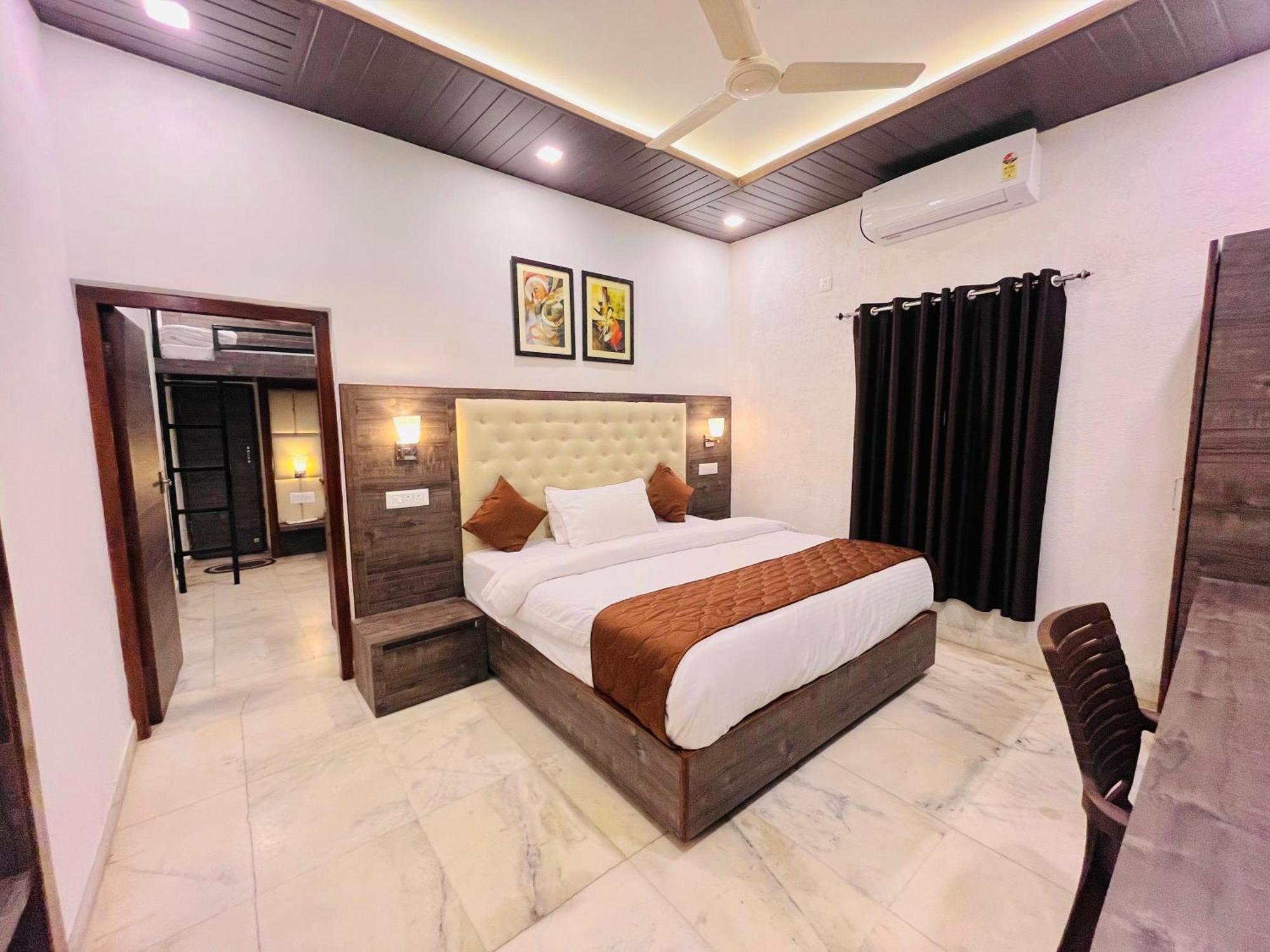Gulmarg Residency *
