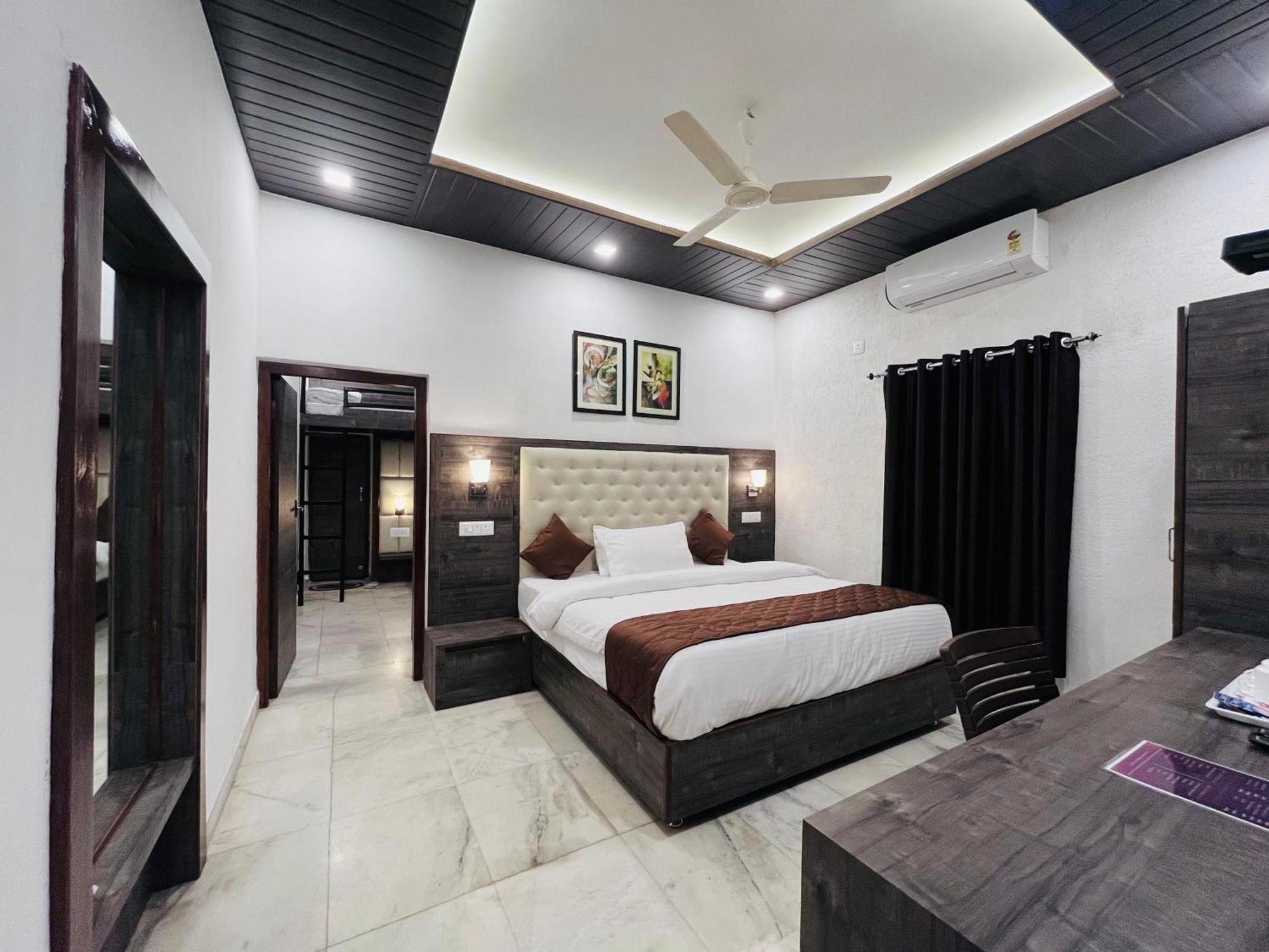 Gulmarg Residency * Mount Abu