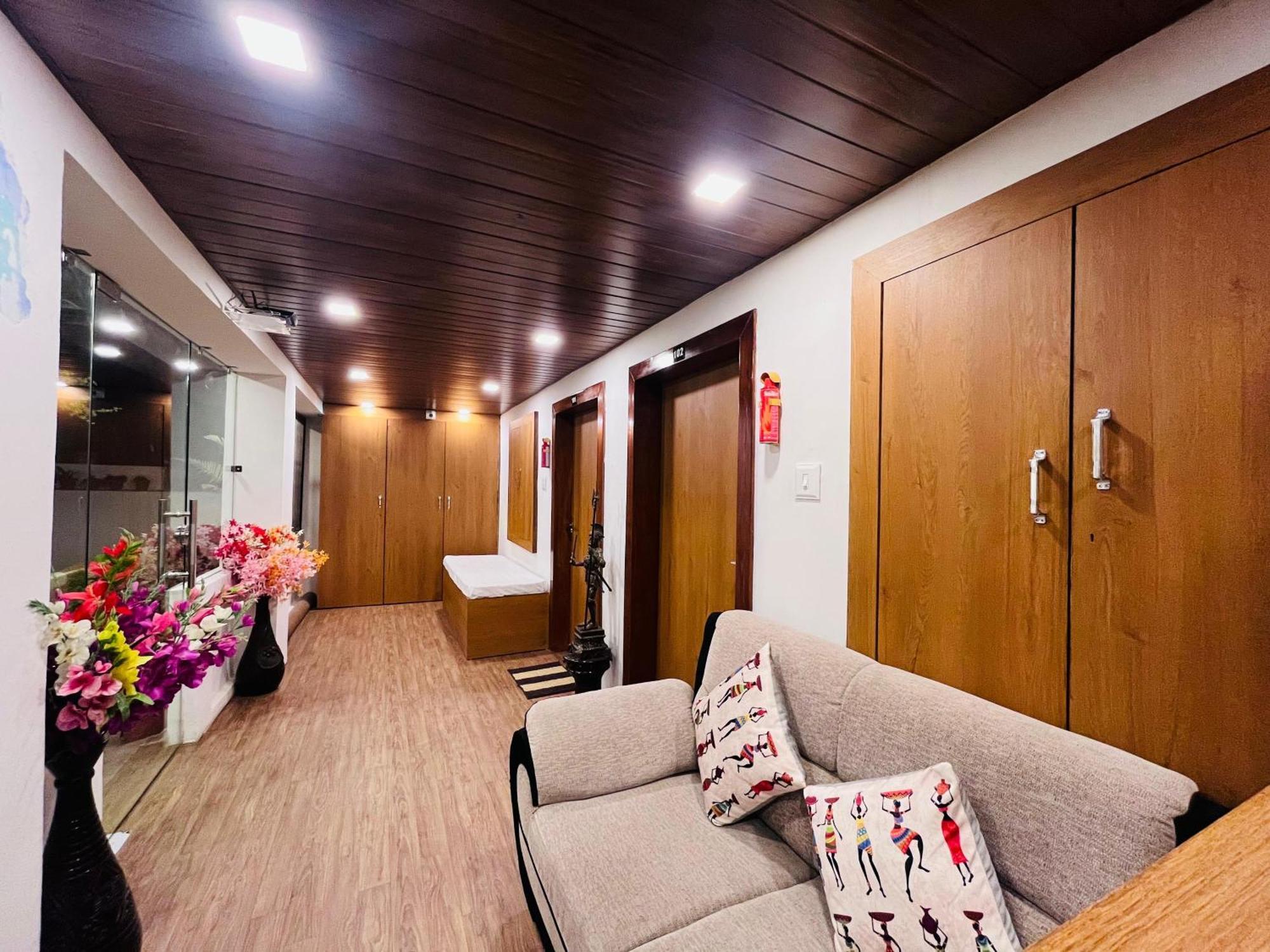Gulmarg Residency *