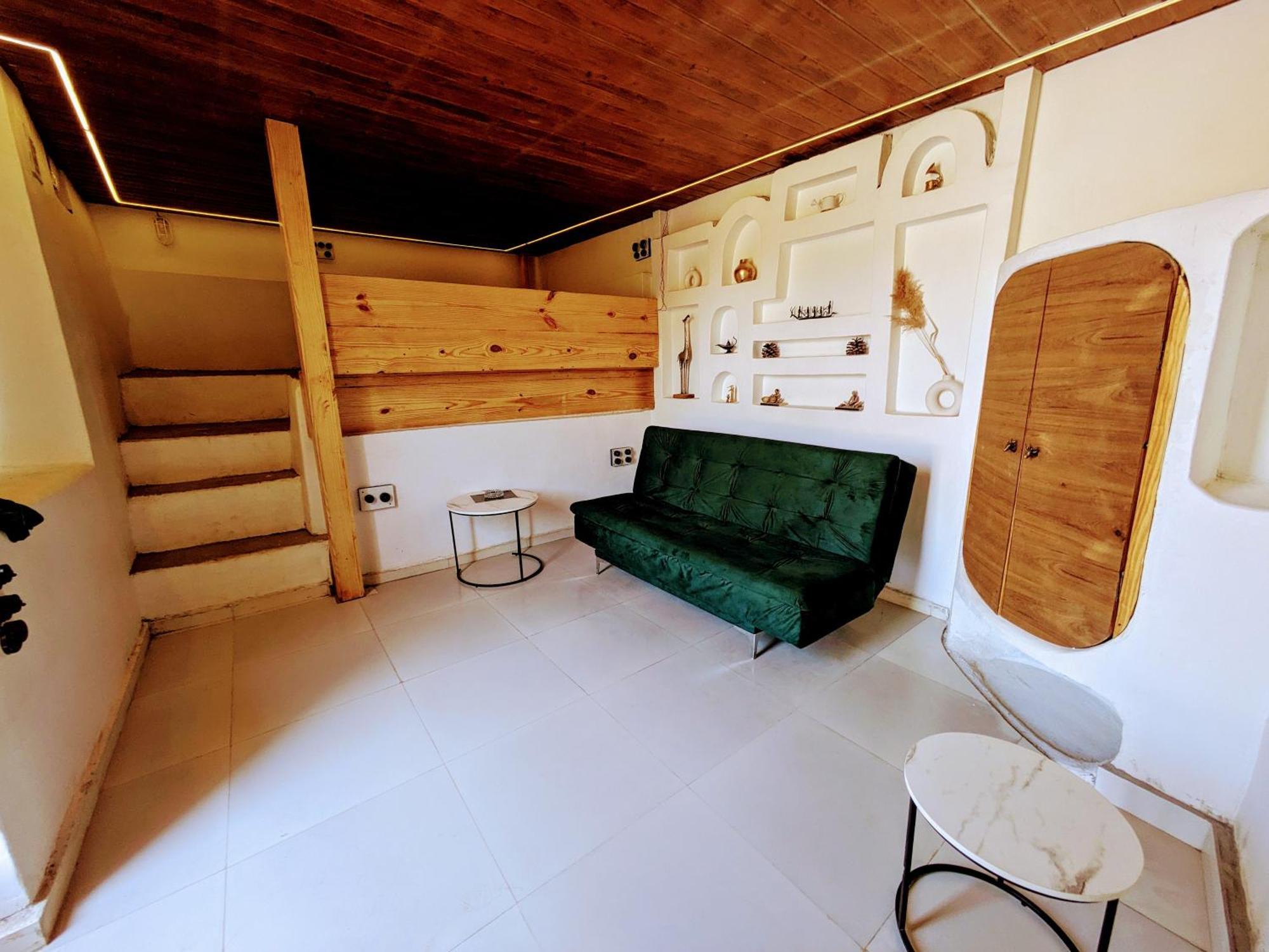 Guest house Cave Canvas