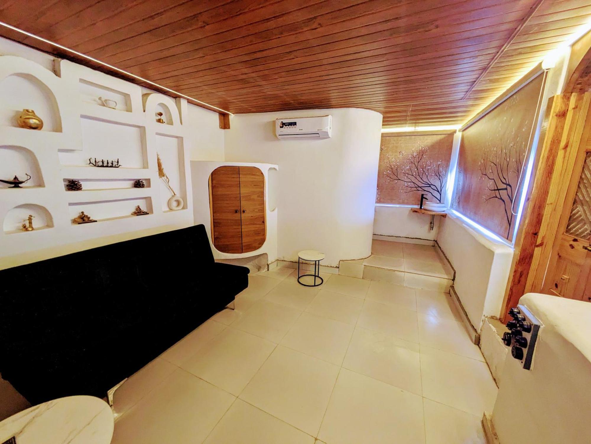 Guest house Cave Canvas *