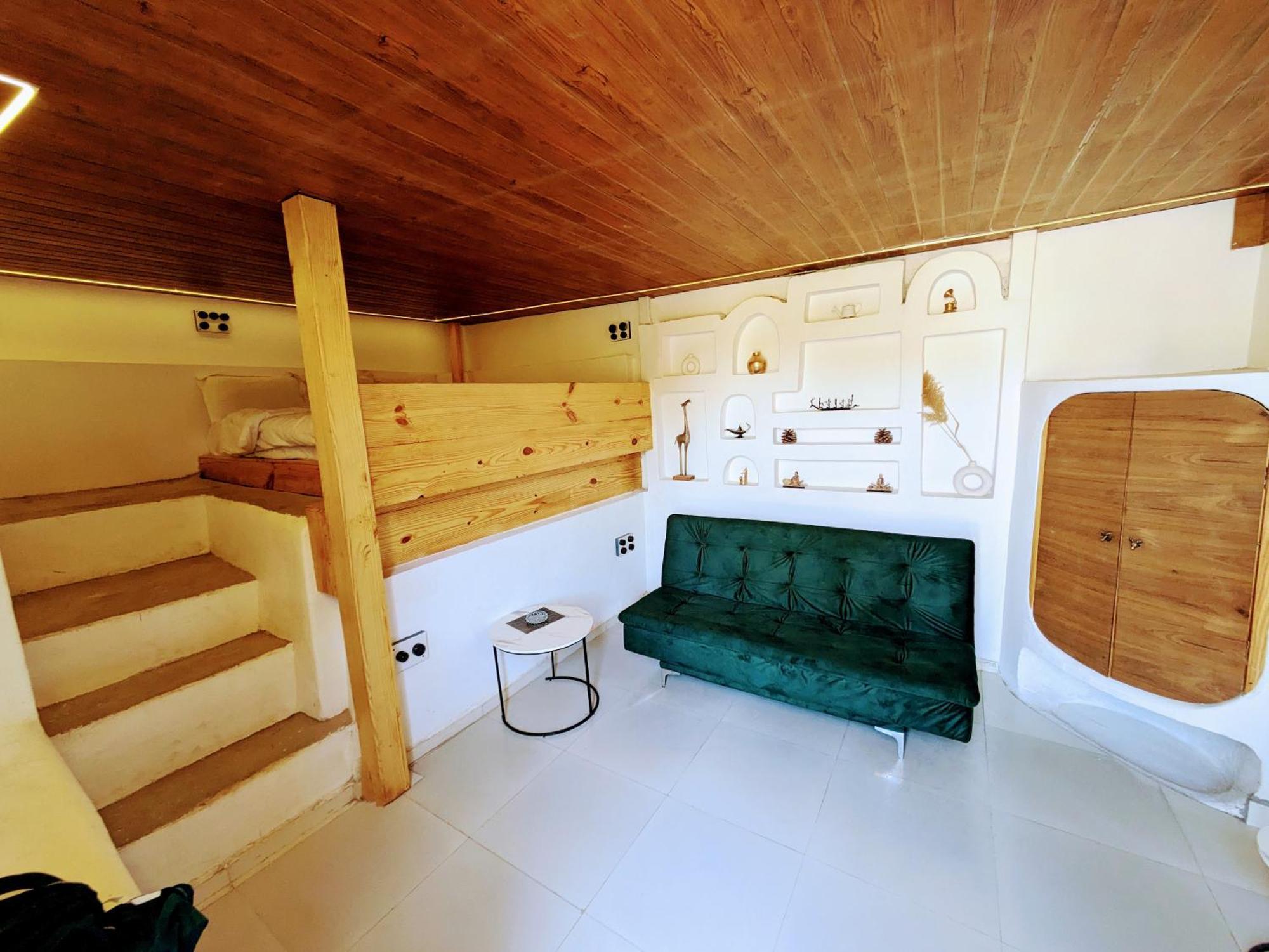 Cave Canvas Guest house Mount Abu