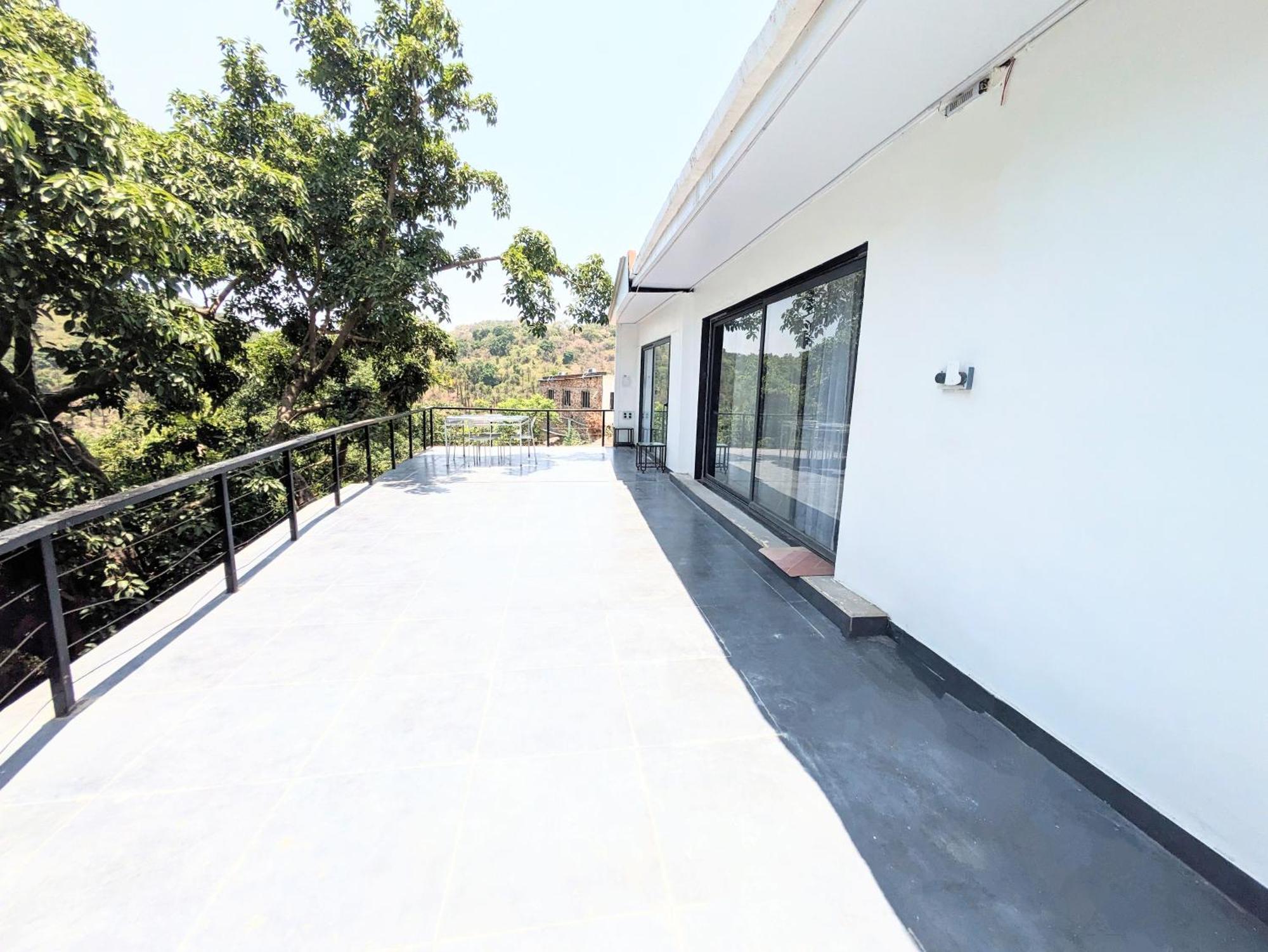 Guest house Glass Canvas *