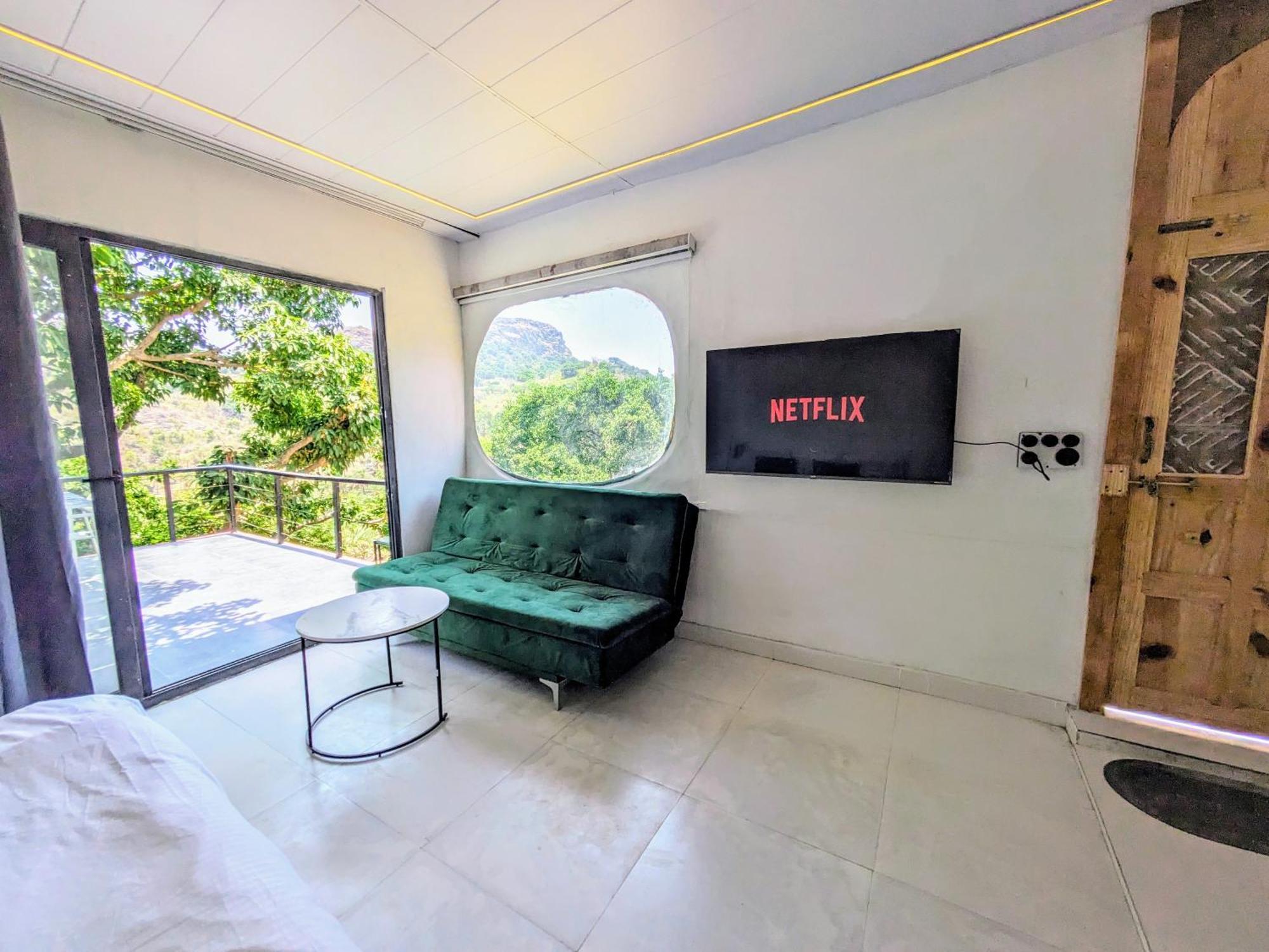 Glass Canvas Guest house