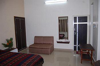 Karnavati Hotel 3*