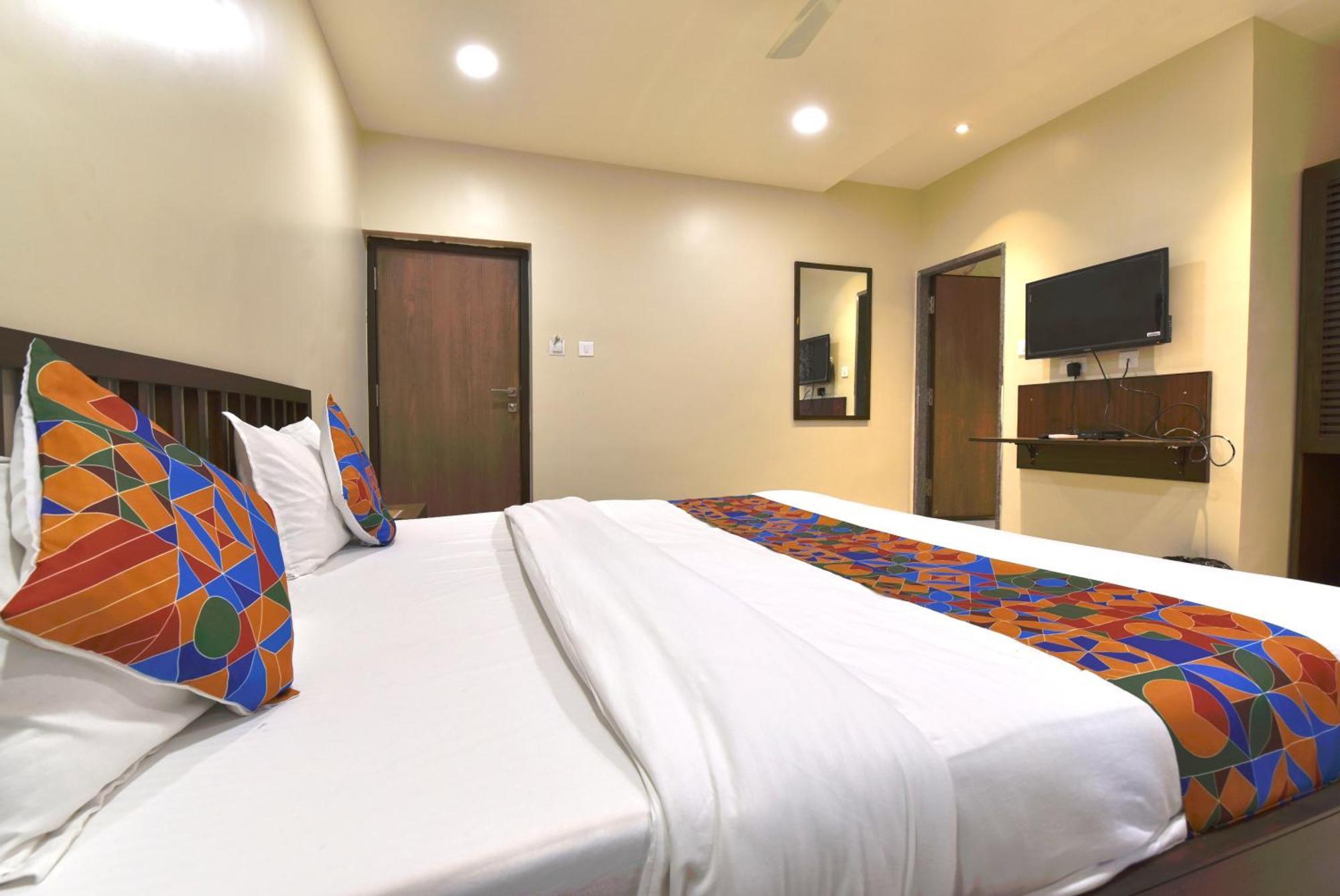 Hotel Bunglow 14, With Balcony