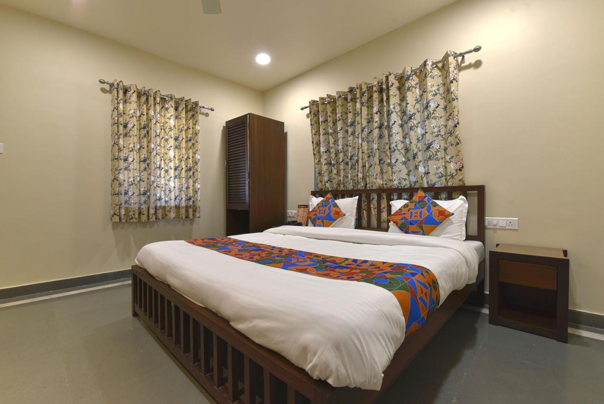 Bunglow 14, With Balcony Hotel