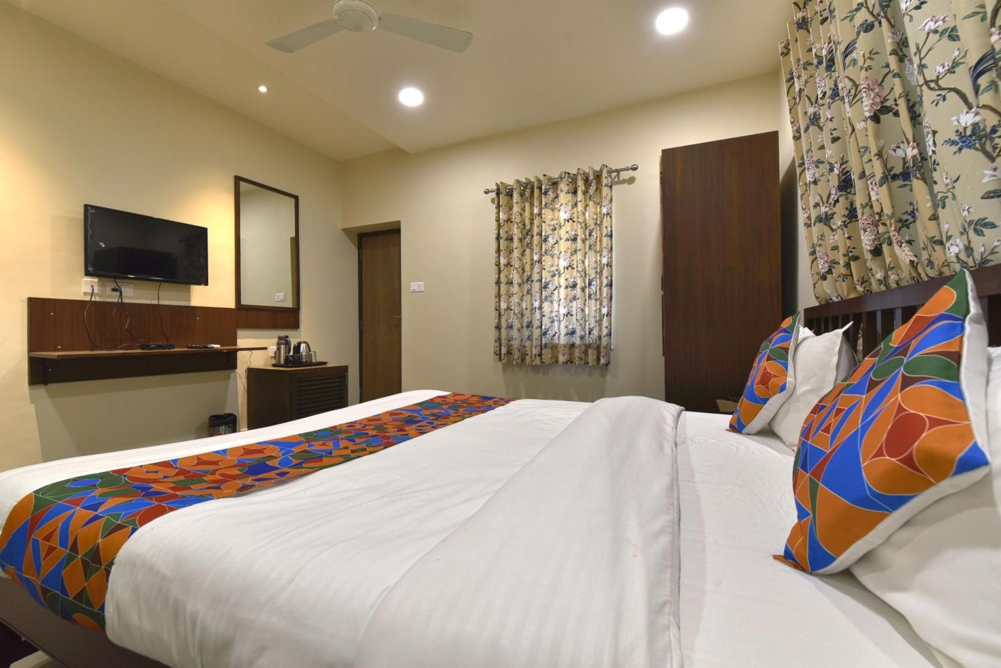 Hotel Bunglow 14, With Balcony