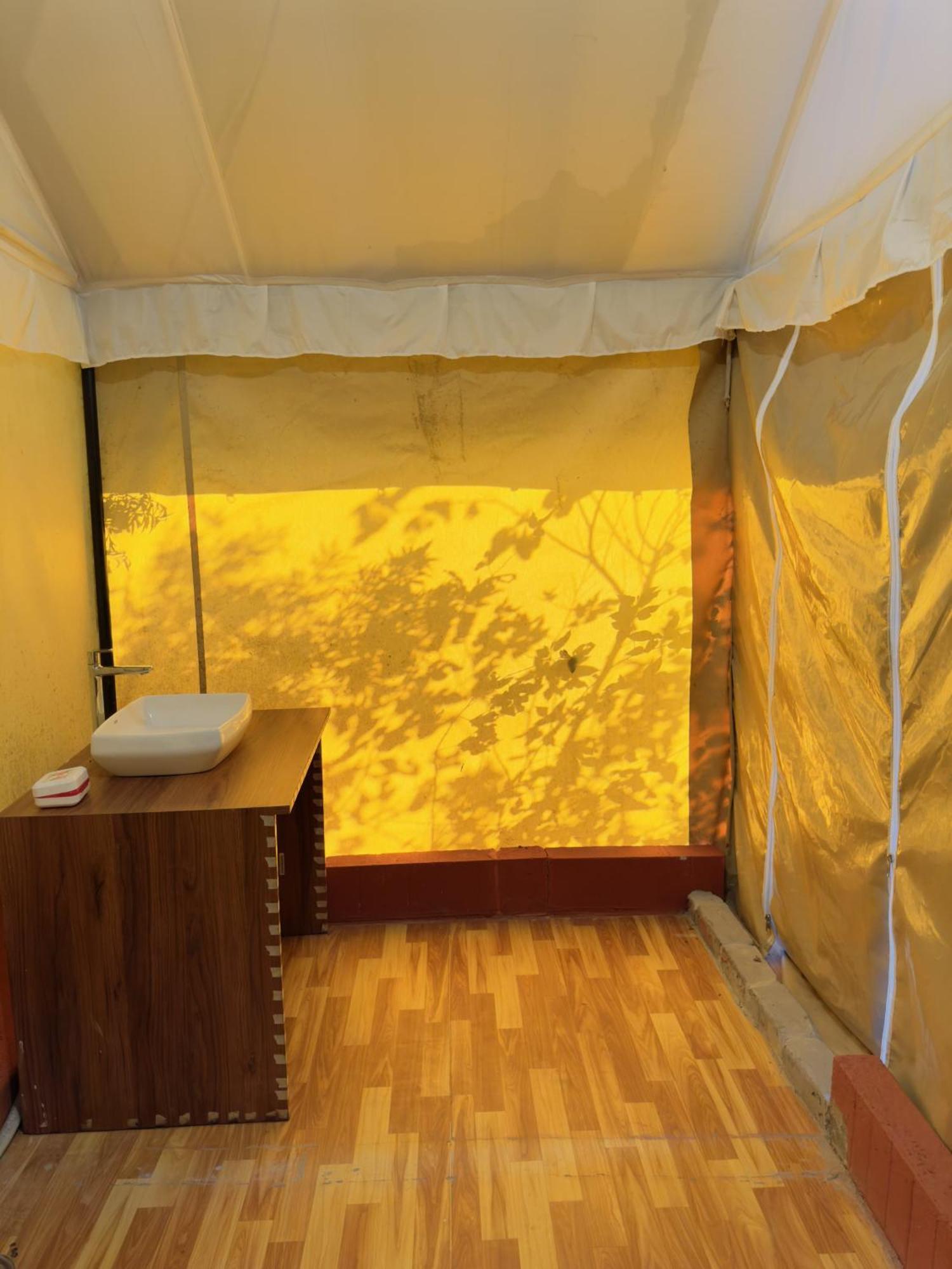 Far Out Field Resort *