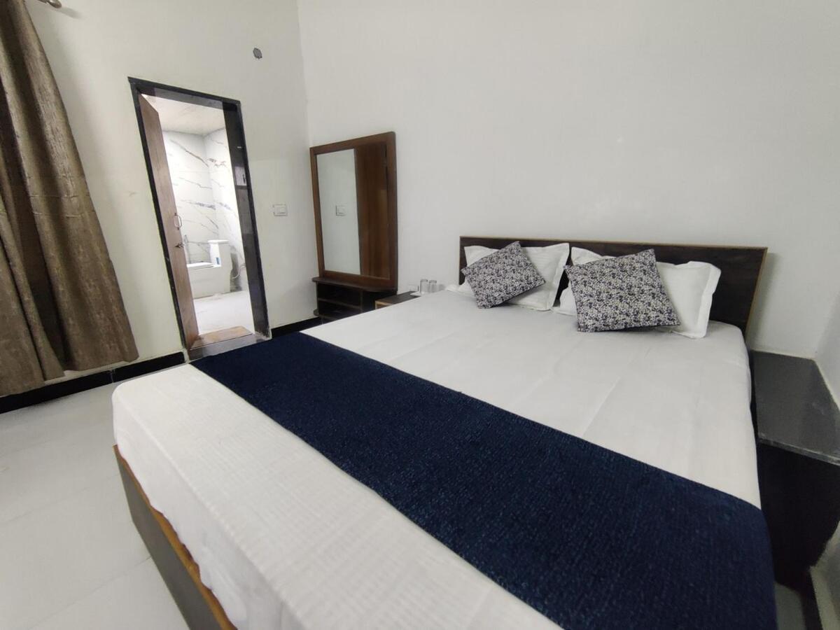 2bhk Cliff Side *