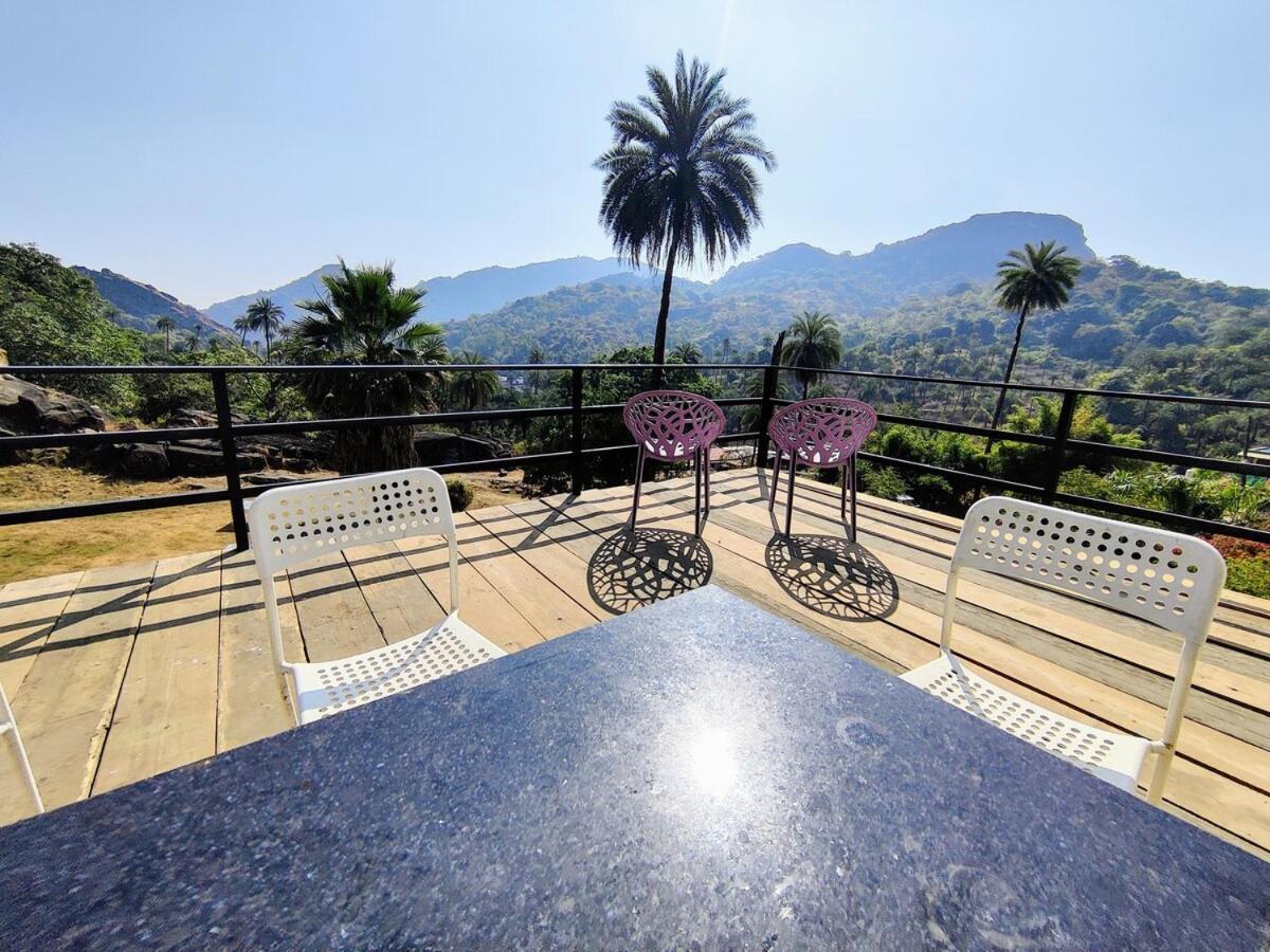 2bhk Cliff Side *