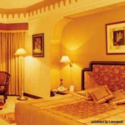 Hillock Hotel Mount Abu