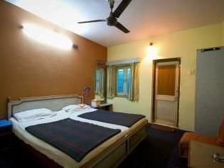 Vande Mataram Hotel *