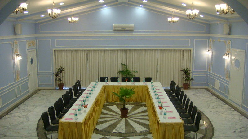 Hotel Cama Rajputana Club 4*