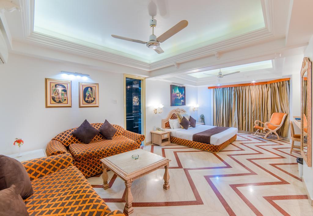 Hillock Hotel