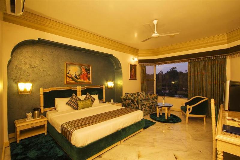 Hotel Hillock Mount Abu